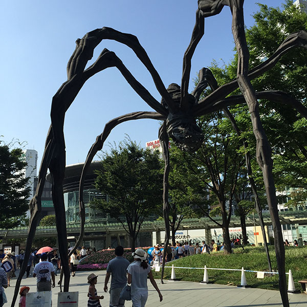 roppongi sculpture-maman